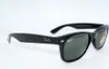 A pair of black Ray-Ban sunglasses on a white background. Náhled obrázku produktu