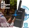 A person holding a walkie-talkie in a forest setting, with graphics illustrating noise reduction. Produktbild-Vorschau