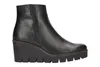 A black wedge ankle boot is shown against a white background. Produktbild-Vorschau