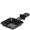 A black raclette pan with a handle against a white background. Náhled obrázku produktu