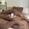 Omgoods - Bedlinnen Set 200 x 220 cm, Bruin Gestreept, Productafbeelding-voorbeeld 3
