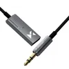 A close-up studio shot of a Bluetooth audio adapter and its 3.5mm audio jack connector. Anteprima dell’immagine prodotto