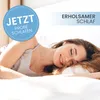 A woman is sleeping peacefully on a bed, with text overlays promoting a mattress topper. Produktbild-Vorschau