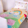 HERDING Peppa Wutz Kleinkind-Bettwäsche-Set ‘Peppas Welt’ – Produktbild-Vorschau 4