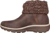 A side view of a single brown boot with a knitted cuff. Voir les images du produit