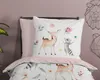 A close-up view of a bed with a duvet cover featuring a watercolor illustration of forest animals and flowers. Produktbild-Vorschau