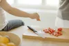 Nôž na paradajky Fiskars, Moderný dizajn, Zúbkovaná čepeľ, Náhľad obrázku produktu 4