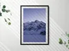 Landschaft mit schneebedeckten Bergen– Wandbild mit Rahmen Produktbild-Vorschau 2