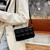 EDIBAZZAR | Kleine, gesteppte, elegante Damen-Umhängetasche Produktbild-Vorschau 5