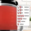 A close-up of a red juicer pitcher with measurement markings, next to a graphic illustrating different juice volumes. Produktbild-Vorschau