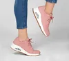 A pair of pink Skechers sneakers on a white background. Anteprima dell’immagine prodotto