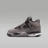 A side view of a gray Nike Air Jordan 4 Retro OG sneaker against a plain gray background. Produktbild-Vorschau