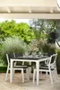 Table de jardin en résine avec lattes effet bois Keter Voir les images du produit 4