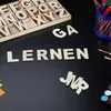 Relaxdays Holzbuchstaben Set, 208-tlg., Großbuchstaben A-Z, Produktbild-Vorschau 2