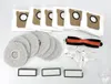 A collection of cleaning accessories for a robot vacuum cleaner, laid out on a white background. Anteprima dell’immagine prodotto