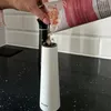 Juego de dos molinillos manuales de madera para sal y Vista previa de la imagen del producto 9