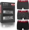 A product shot of a 3-pack of Mustang boxer shorts, with the packaging on the left and individual boxer shorts displayed on the right. Produktbild-Vorschau