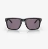 Oakley Holbrook 9102E8 Matte Black/Prizm Grey Lifestyle Náhled obrázku produktu 17