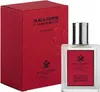 A bottle of Acca Kappa Black Pepper & Sandalwood Eau de Parfum and its red packaging are displayed against a white background. Voir les images du produit