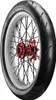 A close-up studio shot of a motorcycle tire mounted on a spoked wheel with a red hub. Anteprima dell’immagine prodotto