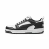A single Puma sneaker is shown against a white background. Podgląd zdjęcia produktu