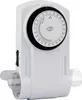 A white mechanical timer with a black dial and a clear plastic plug cover. Produktbild-Vorschau