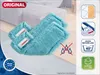 Two blue mop heads are shown on a wooden floor in front of a couch. Several icons and text are on the right side of the image. Produktbild-Vorschau