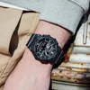 A person wearing a watch on their wrist. Anteprima dell’immagine prodotto