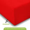 A close-up of a red fitted sheet, with text overlays indicating product features. Produktbild-Vorschau