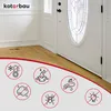 A close-up view of a doorway with a white door and wooden floor, featuring several icons indicating product benefits. Produktbild-Vorschau
