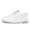 A side view of a white New Balance 550 sneaker with gray accents on the sole. Produktbild-Vorschau