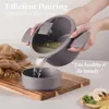 A person is pouring water from a pot into a bowl, demonstrating the pouring spout feature. Voir les images du produit