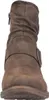 Auf dem Bild ist ein brauner Stiefel zu sehen der von der Seite aufgenommen wurde. Der Stiefel hat eine robuste Sohle und zeigt eine strukturierte Oberfläche. Produktbild-Vorschau