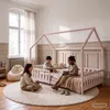 Hausbett ‘Hesel’ für Kinder mit Rausfallschutz 140 x 200 cm Produktbild-Vorschau 4