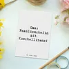 Mr. & Mrs. Panda Postkarte Spruch Oma Familienchefin - Weiß Produktbild-Vorschau 2
