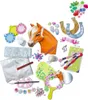 A collection of craft supplies for making horse-themed items, including a horse head, horseshoes, ribbons, beads, paint, and other decorative elements. Produktbild-Vorschau