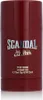 A close-up studio shot of a red deodorant stick for men. Anteprima dell’immagine prodotto