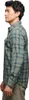 Mann im Profil trägt das "Men"s Project Twill Long Sleeve Shirt" von Black Diamond; kariert in Blau und Grün. Produktbild-Vorschau