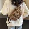 Bauchtasche Leo XXL Umhängetasche Damen –  Crossbody-Bag im Produktbild-Vorschau 1