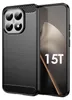 A black carbon fiber phone case is shown next to a smartphone displaying the text '15T'. Produktbild-Vorschau