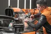 A mechanic is using a Dewalt drill to work on a Formula 1 car. Voir les images du produit
