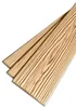 Three wooden planks with a visible wood grain texture are arranged diagonally against a white background. Anteprima dell’immagine prodotto