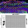 A string of colorful net lights draped over bushes and a fence, with a diagram showing the dimensions of the net lights below. Voir les images du produit