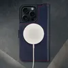 A close-up shot of an iPhone case with a MagSafe charger attached. Anteprima dell’immagine prodotto