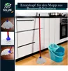 A collage of images showing a mop head, a mop with a blue connector, a mop with red stains, and a mop with a bucket in a kitchen setting. Produktbild-Vorschau