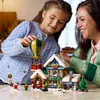 LEGO Icons Postamt des Weihnachtsmanns, Wohn-Deko oder Produktbild-Vorschau 8