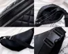Grand sac réniforme en cuir souple Eco matelassé pour Voir les images du produit 29