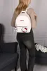 Hello Kitty Bílý kožený batoh s kroužkem na klíče, městský Náhled obrázku produktu 4