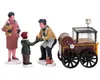 Im Mittelpunkt stehen drei Figuren und ein kleiner Wagen, der als Kastanienröster dargestellt ist. Podgląd zdjęcia produktu