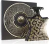 A bottle of Bond No. 9 Wall Street Eau de Parfum and its packaging are displayed against a black background. Náhled obrázku produktu